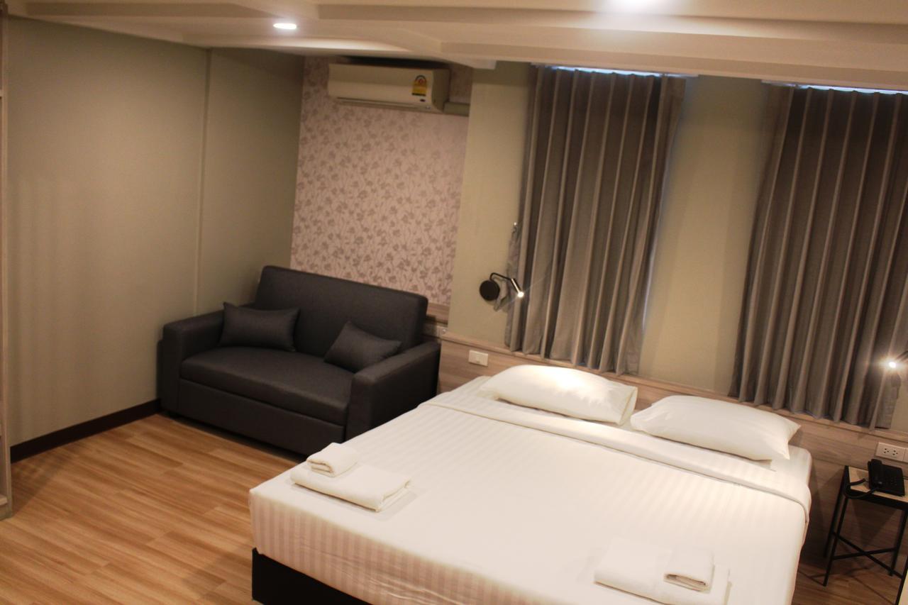 Ywca Hotel Bangkok Esterno foto